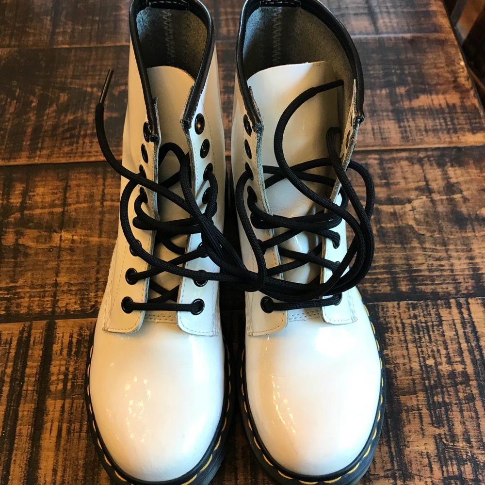 Ladies Dr. Martens
